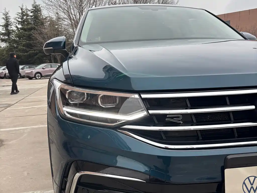 Tiguan L 2023 330TSI automatic two-wheel drive R-Line version купить на сайте DeffCars