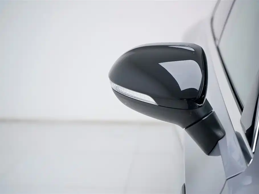FAW-Volkswagen CC 2021 380TSI eye-catching version купить на сайте DeffCars