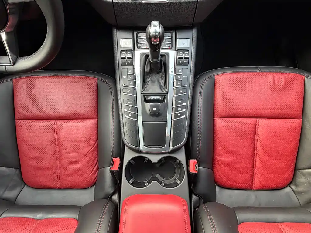 Macan 2017 Macan 2.0T купить на сайте DeffCars