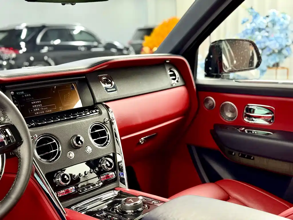 Cullinan 2018 five-seater version купить на сайте DeffCars