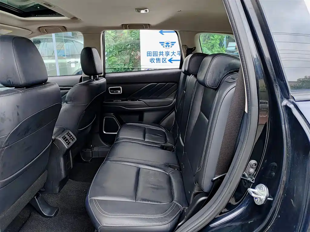 Outlander 2019 2.0L 2WD Enjoy Edition, 5 seats, National VI купить на сайте DeffCars