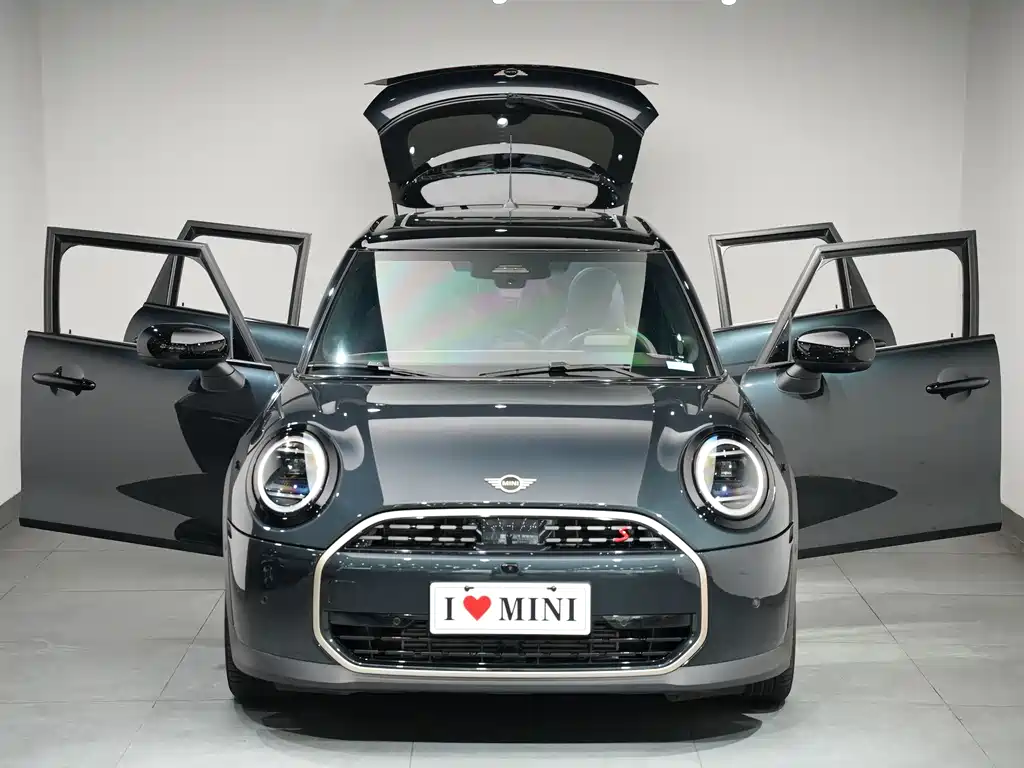 MINI 2025 2.0T COOPER S Artist Five-Door Edition купить на сайте DeffCars