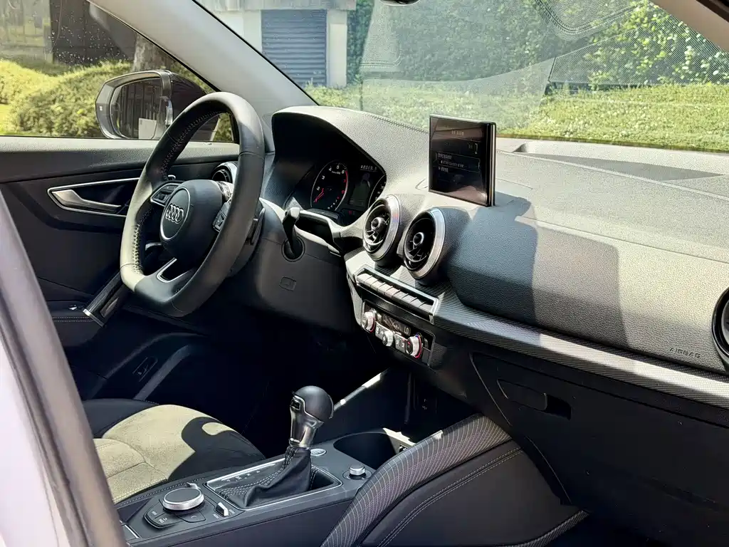 Audi Q2L 2022 35 TFSI luxury and dynamic model купить на сайте DeffCars