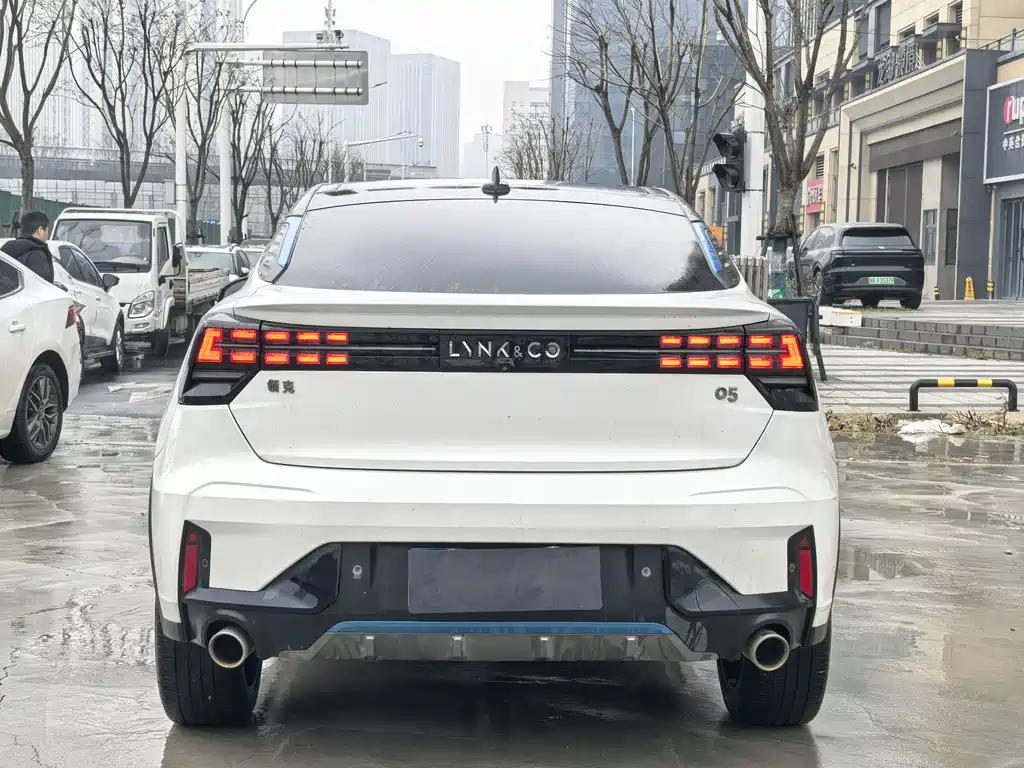Lynk & Co 05 2020 2.0TD 2WD Yao Plus купить на сайте DeffCars