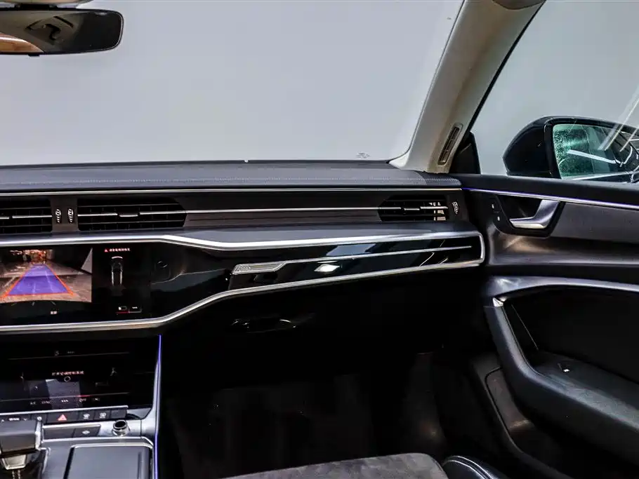 Audi A7L 2024 45TFSI S-line Dream Building Liquid Crystal Package купить на сайте DeffCars