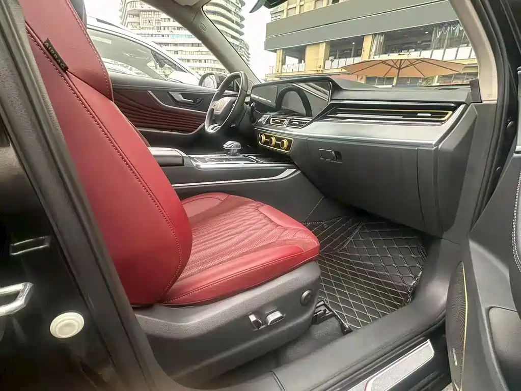 Hongqi HS5 2023 2.0T Qixiang Pro version купить на сайте DeffCars