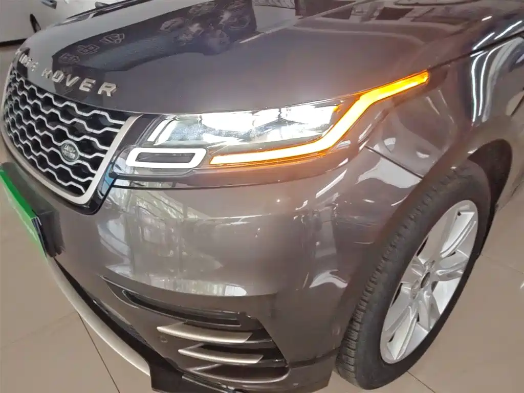 Range Rover Velar 2022 250PS Glitter Gold Collector’s Edition купить на сайте DeffCars