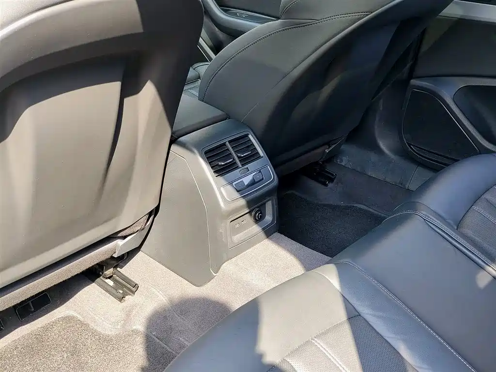 Audi A4L 2022 40 TFSI Fashionable and Dynamic купить на сайте DeffCars