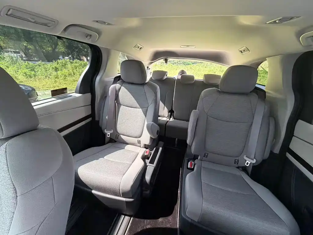 SIENNA 2027 2.5L dual-engine two-wheel drive comfort version купить на сайте DeffCars