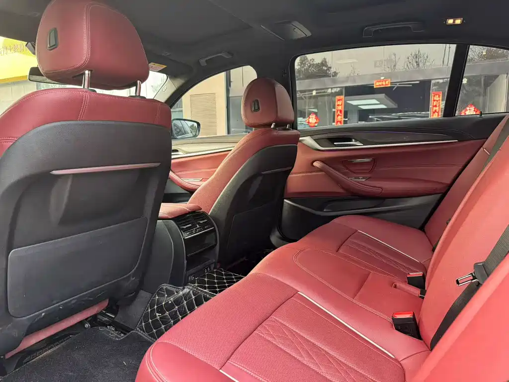 BMW 5 Series 2023 530Li Leading Luxury Package купить на сайте DeffCars