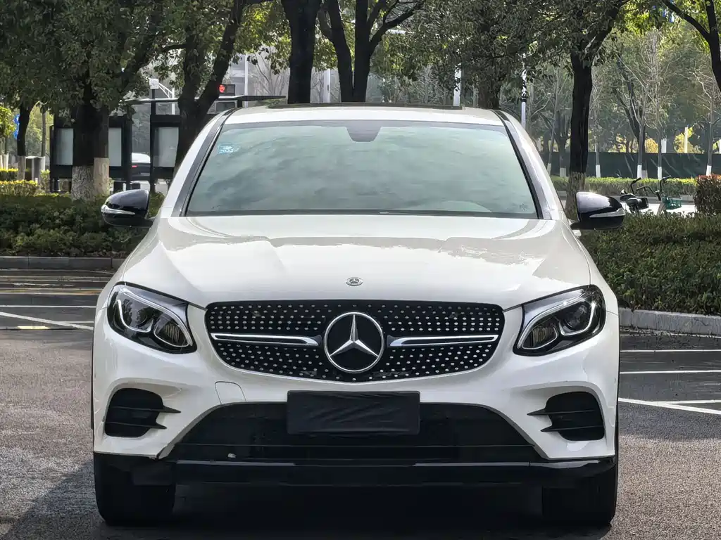 Mercedes-Benz GLC Coupe 2018 GLC 200 4MATIC Coupe SUV купить на сайте DeffCars
