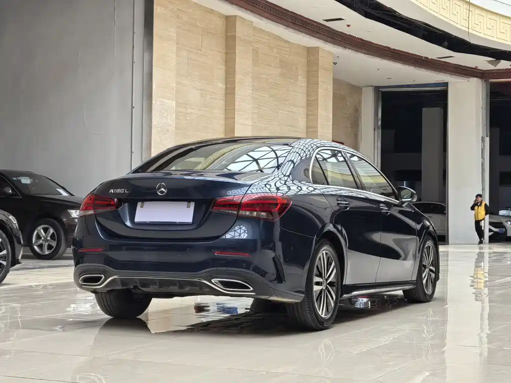 Mercedes-Benz A-Class 2019 A 180 L Sports Sedan купить на сайте DeffCars