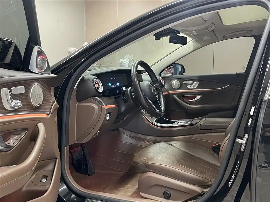 Mercedes-Benz E-Class 2023 E 300 L Luxury Model купить на сайте DeffCars