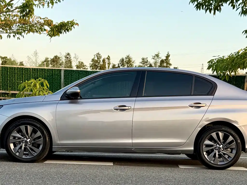 Peugeot 408 2022 1.6T light chasing version купить на сайте DeffCars