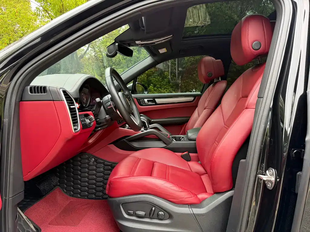 Cayenne New Energy 2022 Cayenne E-Hybrid 2.0T Platinum Edition купить на сайте DeffCars