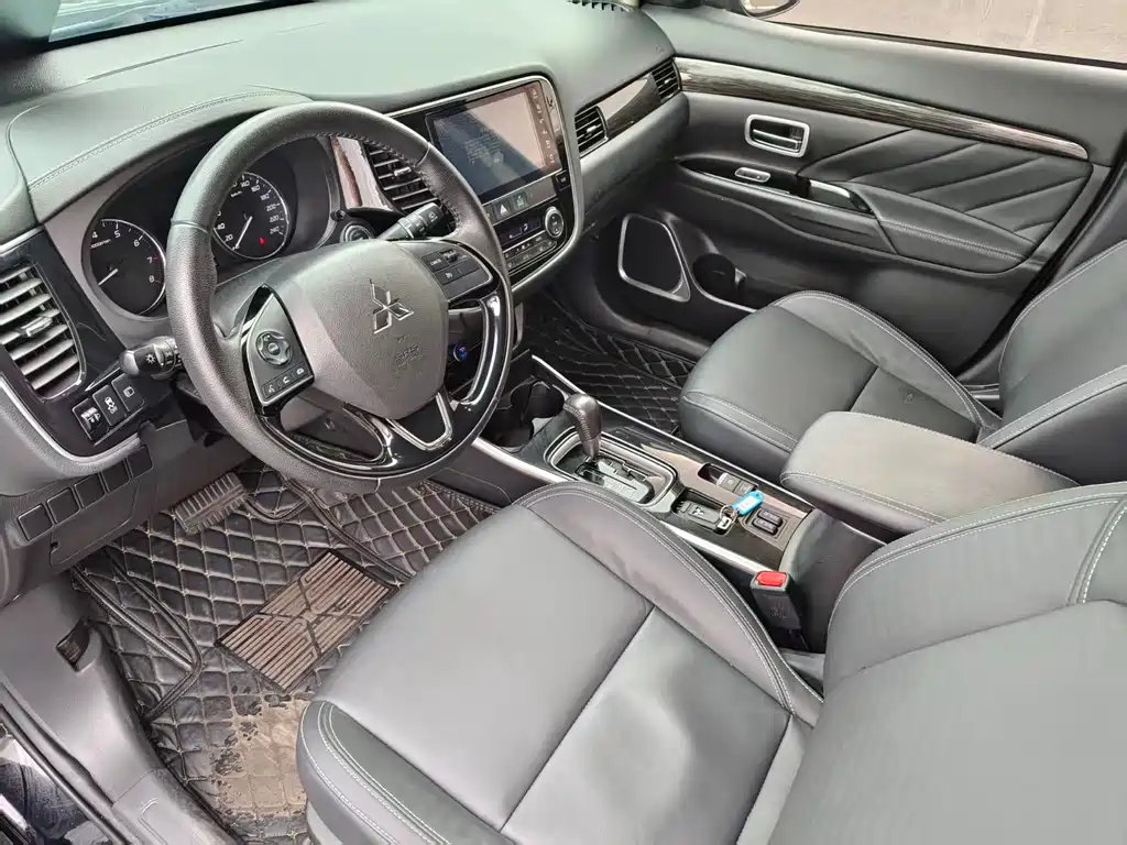 Outlander 2020 2.0L 2WD Enjoy Edition 5 seats купить на сайте DeffCars