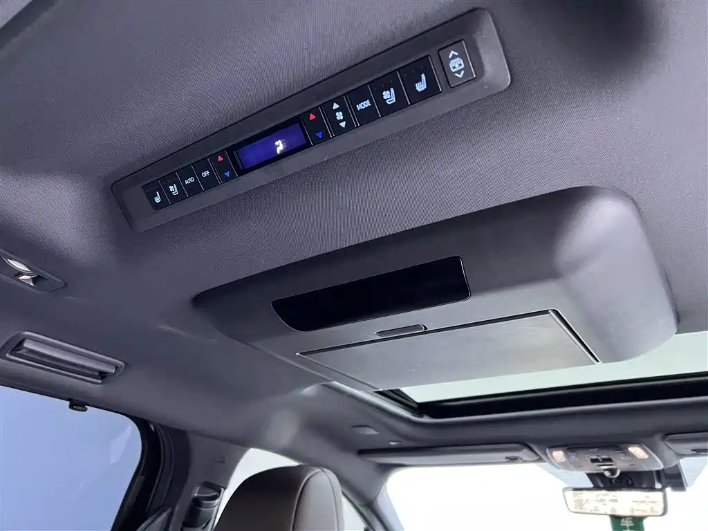 SIENNA 2021 2.5L Hybrid Platinum Edition купить на сайте DeffCars