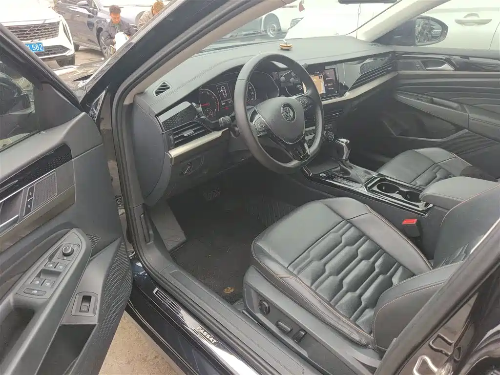 Passat 2019 330TSI Elite Edition National VI купить на сайте DeffCars