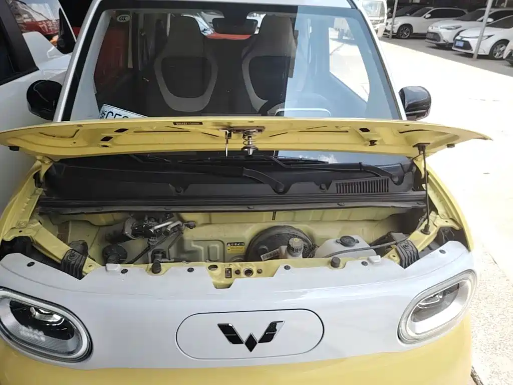 Hongguang MINIEV 2024 third generation 215km advanced version купить на сайте DeffCars