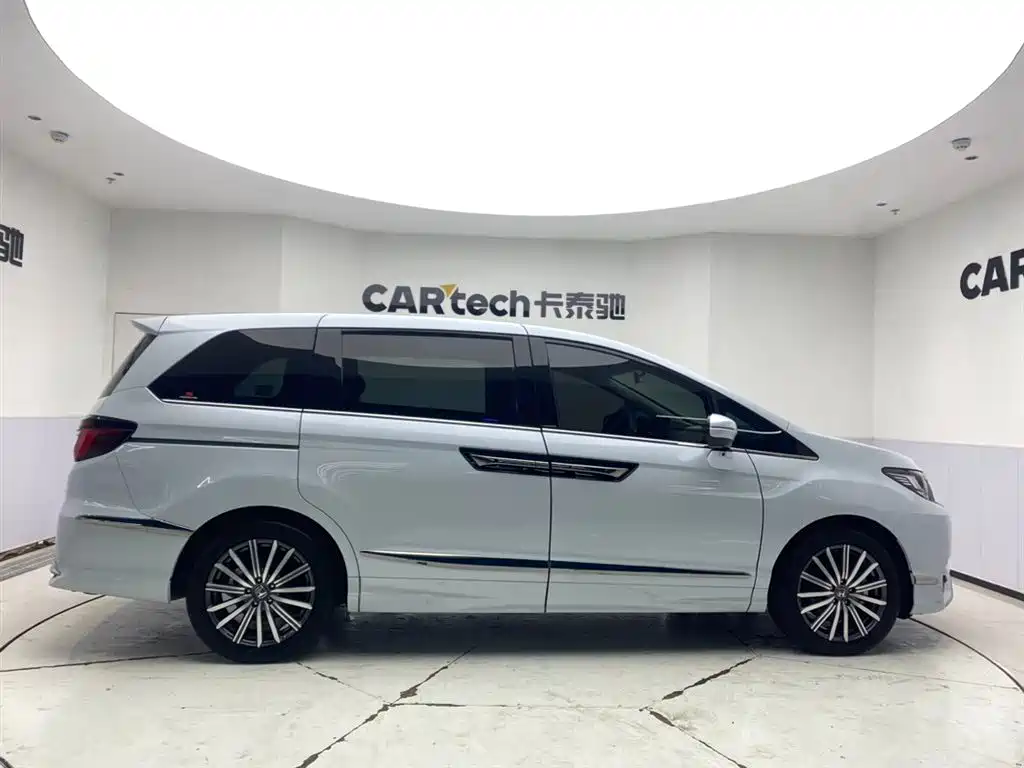 Alison 2024 2.0L e:HEV Classic Edition купить на сайте DeffCars