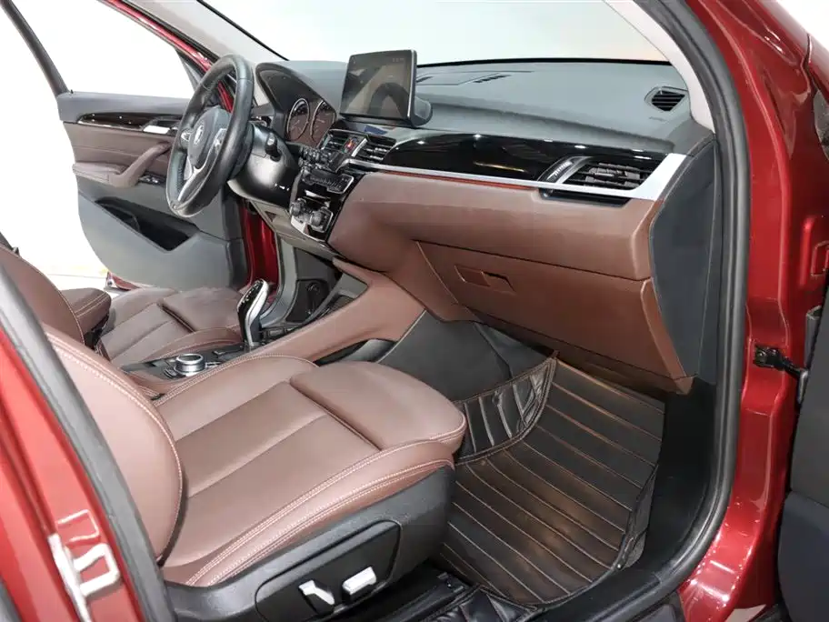 BMW X1 2021 facelift sDrive25Li leading model купить на сайте DeffCars
