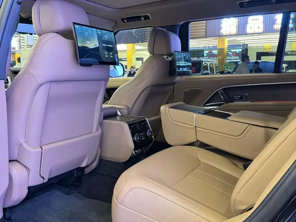 Range Rover 2024 3.0 L6 400PS Genesis Extended Edition купить на сайте DeffCars