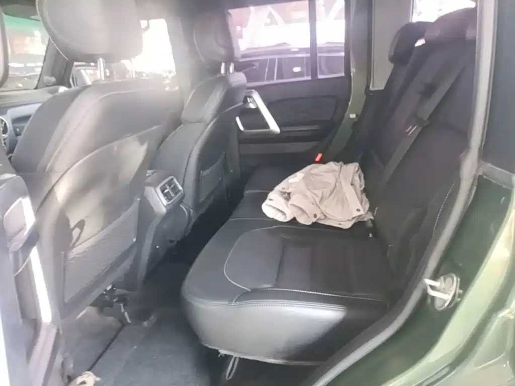 Beijing Off-Road BJ40 2018 PLUS 2.3T Automatic Four-wheel Drive Exclusive Edition National V купить на сайте DeffCars