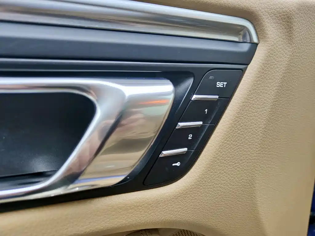 Macan 2017 Macan 2.0T купить на сайте DeffCars