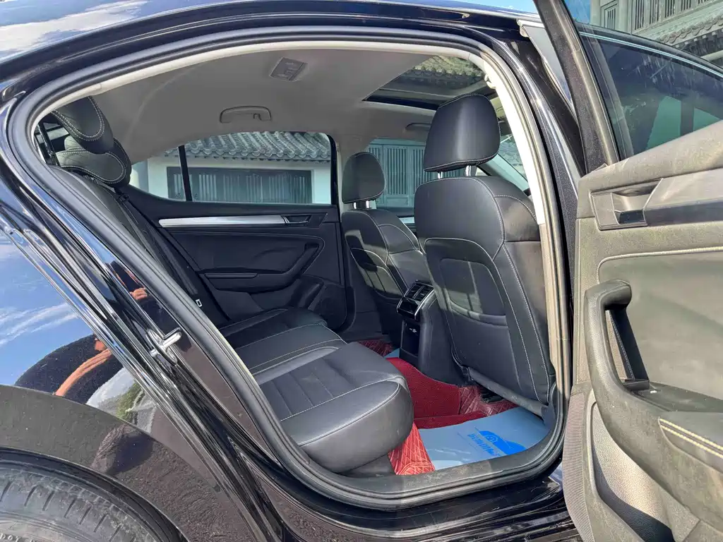 Superb 2023 facelift TSI280 DSG exclusive version купить на сайте DeffCars