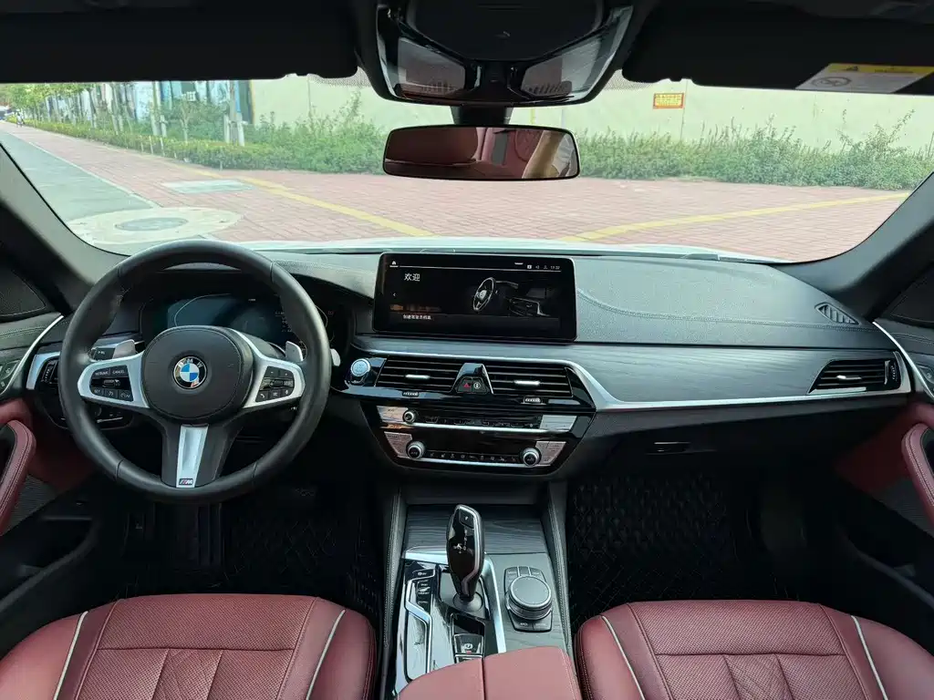 BMW 5 Series 2021 530Li Leading M Sports Package купить на сайте DeffCars