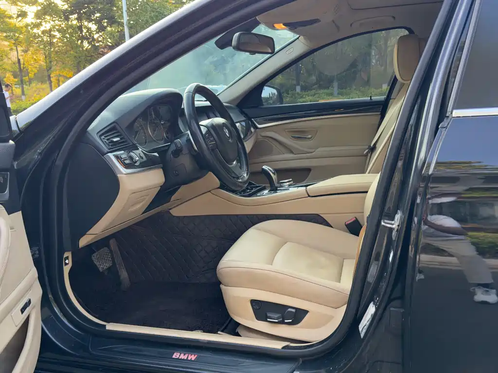 BMW 5 Series 2013 535Li Leading купить на сайте DeffCars