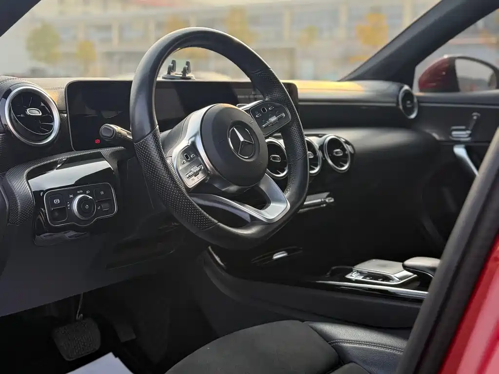 Mercedes-Benz A-Class 2019 A 200 L Sports Sedan купить на сайте DeffCars