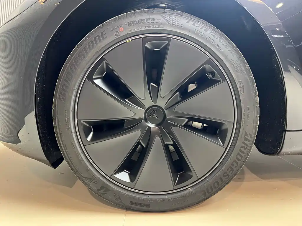 Model 3 2025 facelift rear-wheel drive version купить на сайте DeffCars
