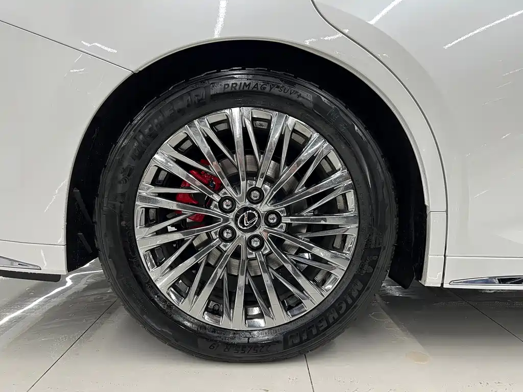 Lexus LM 2025 500h six-seater premium version купить на сайте DeffCars