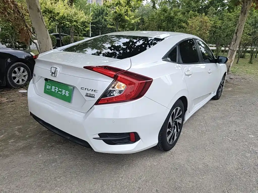 Civic 2016 220TURBO CVT Deluxe Edition купить на сайте DeffCars