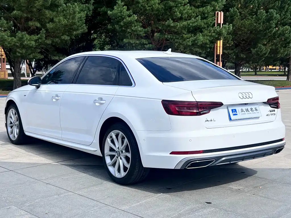 Audi A4L 2019 40 TFSI Fashion Type National VI купить на сайте DeffCars
