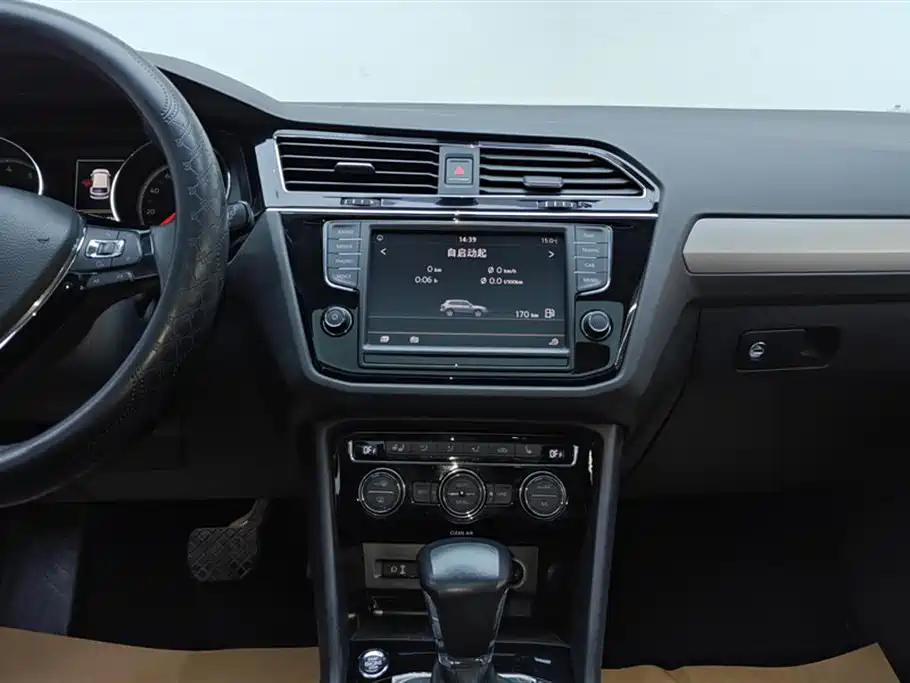 Tiguan L 2017 330TSI automatic two-wheel drive flagship version купить на сайте DeffCars