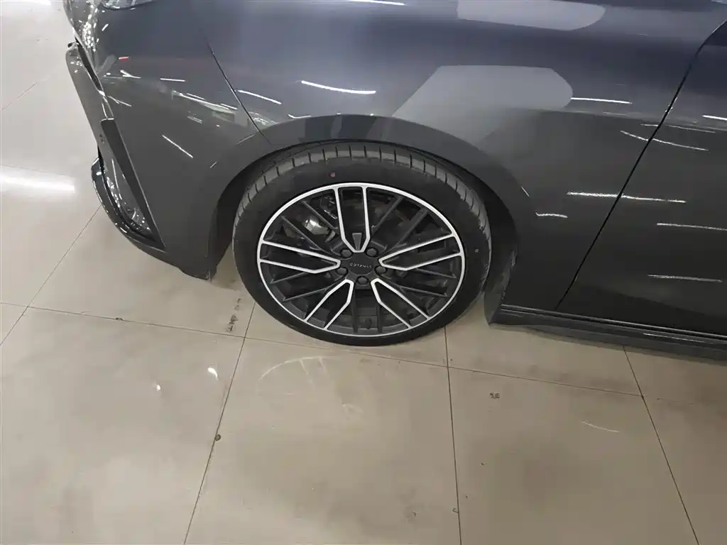 Lynk & Co 03 2025 2.0TD DCT Champion Edition Pro купить на сайте DeffCars