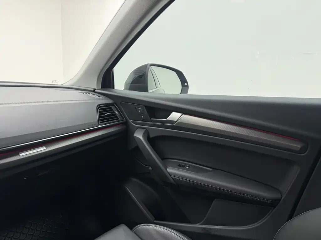 Audi Q5L 2022 40T luxury and dynamic model купить на сайте DeffCars