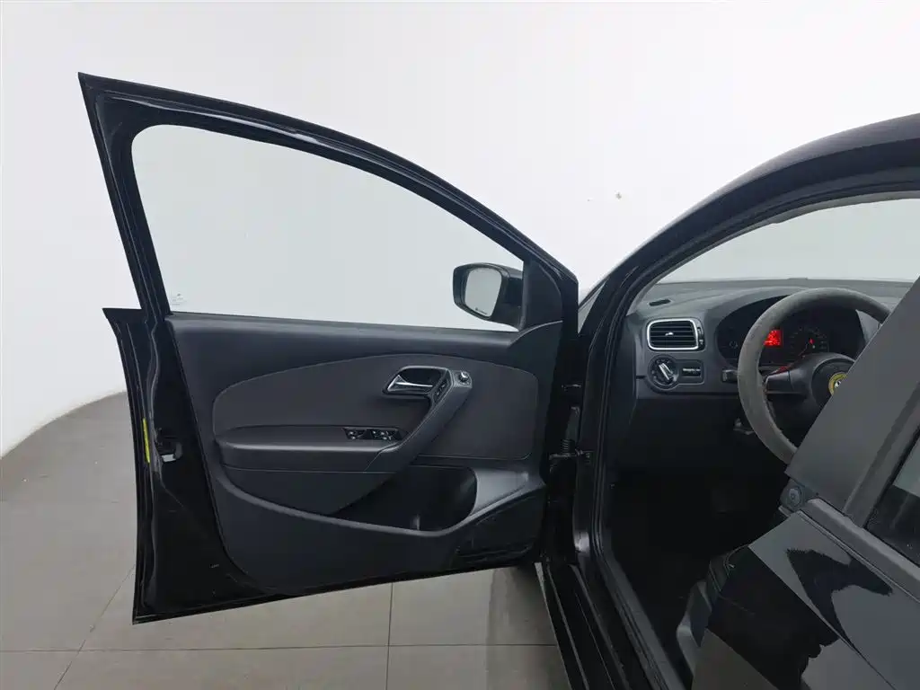 Polo 2011 1.4L automatic cool version купить на сайте DeffCars