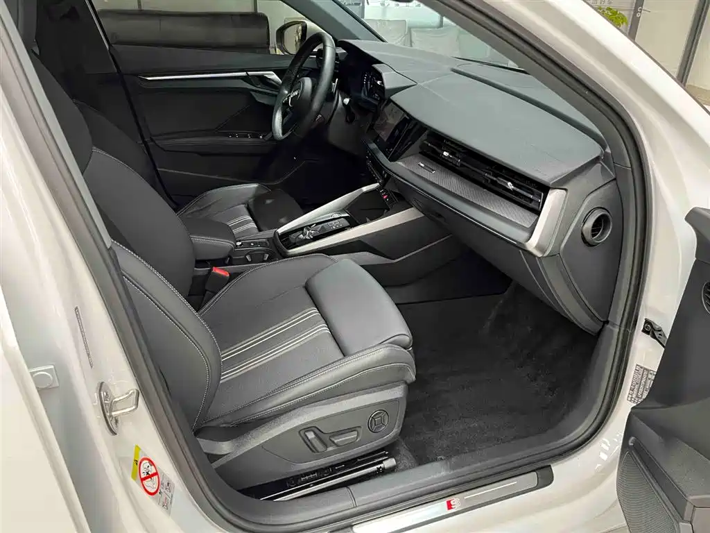 Audi A3 2023 facelift Sportback 35 TFSI stylish and sporty купить на сайте DeffCars