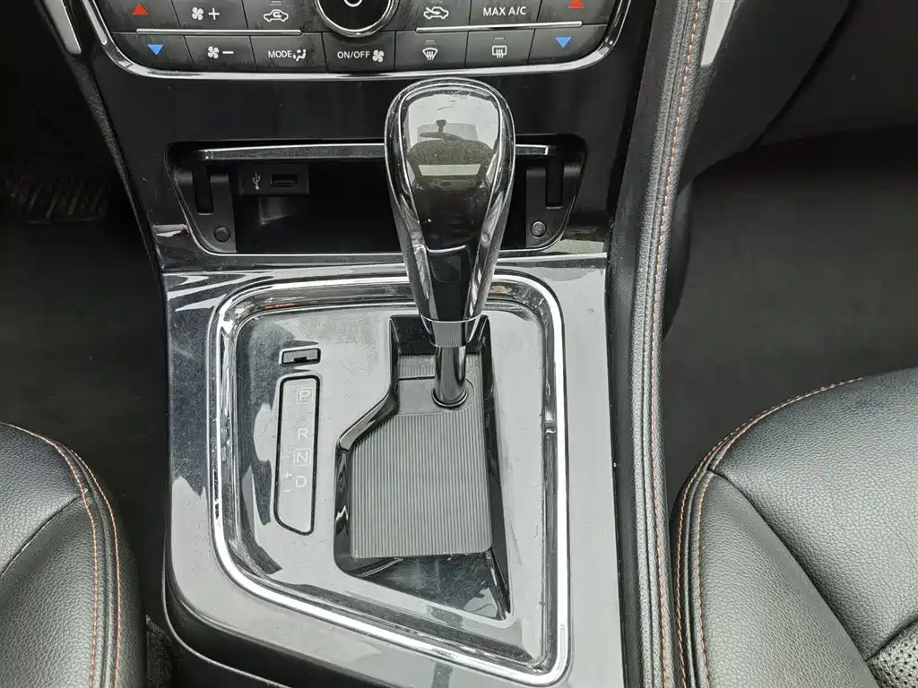 Venucia T70 2018 2.0L CVT Ruixiang Edition купить на сайте DeffCars