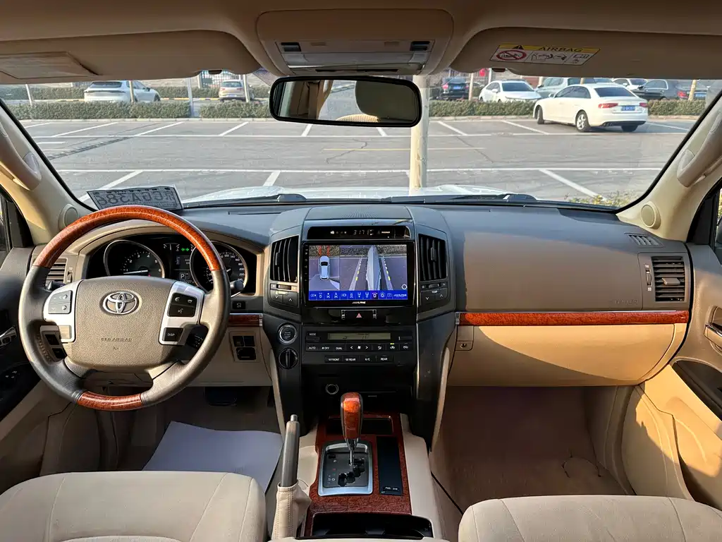 Land Cruiser imported 2015 4.0L V6 Middle East Limited Edition купить на сайте DeffCars