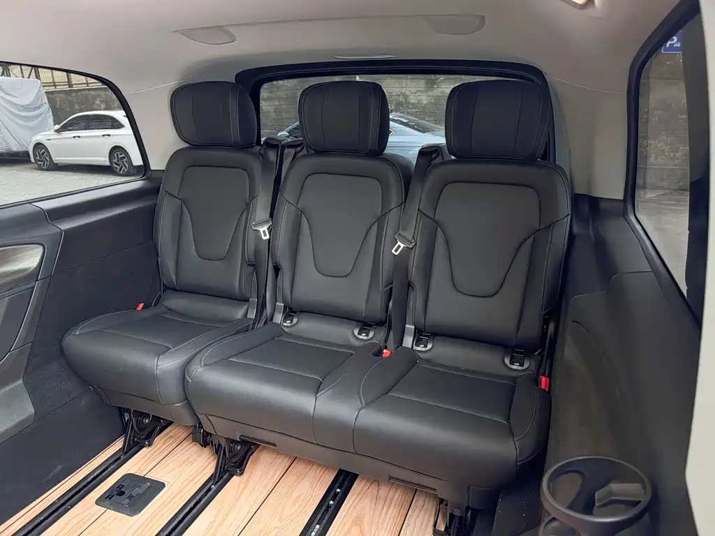 Mercedes-Benz V-Class 2024 V 300 L Long Wheelbase Luxury Edition купить на сайте DeffCars