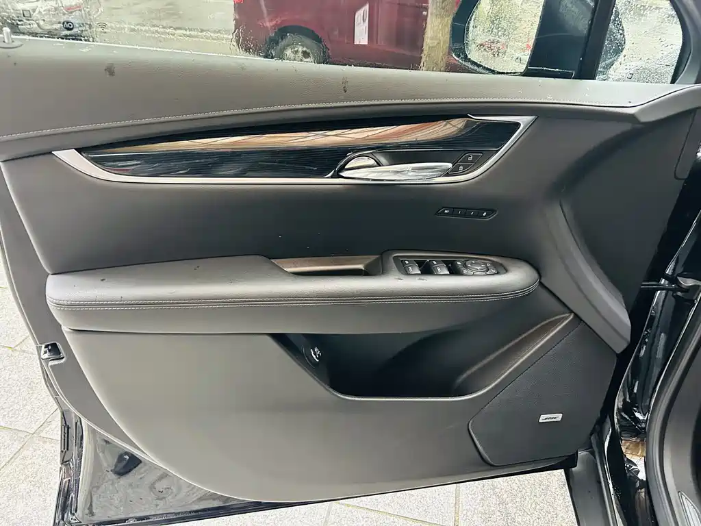 Cadillac XT5 2023 2.0T two-wheel drive fashion model купить на сайте DeffCars