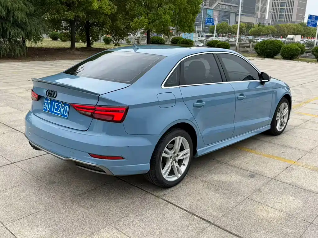 Audi A3 2018 30th Anniversary Limousine 35 TFSI Fashion купить на сайте DeffCars