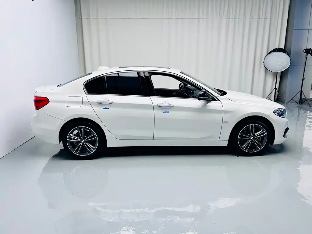 BMW 1 Series 2018 118i Sports купить на сайте DeffCars