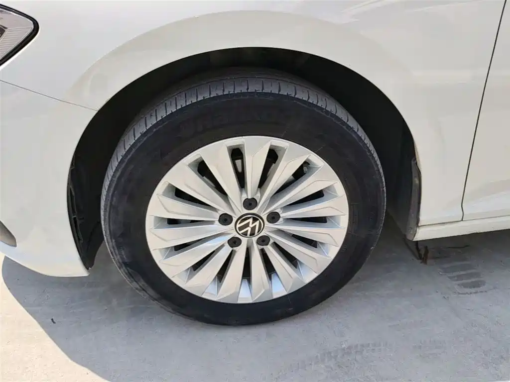 Lavida 2021 1.5L automatic comfort version купить на сайте DeffCars