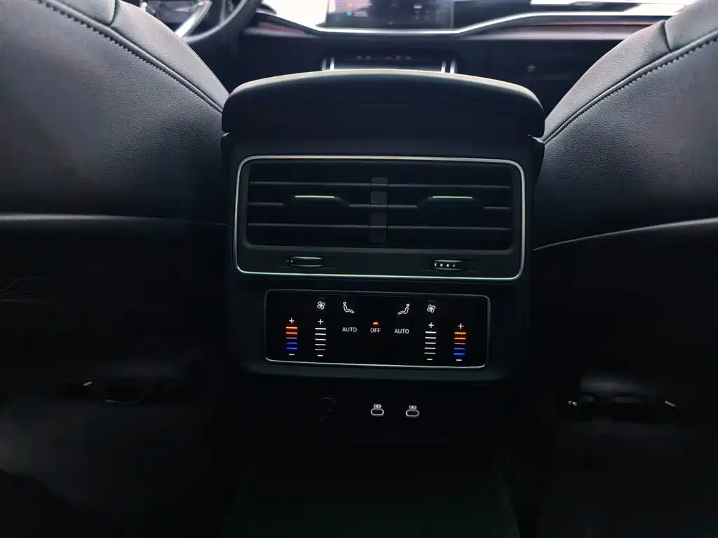 Audi Q8 2024 55 TFSI luxury and dynamic model купить на сайте DeffCars