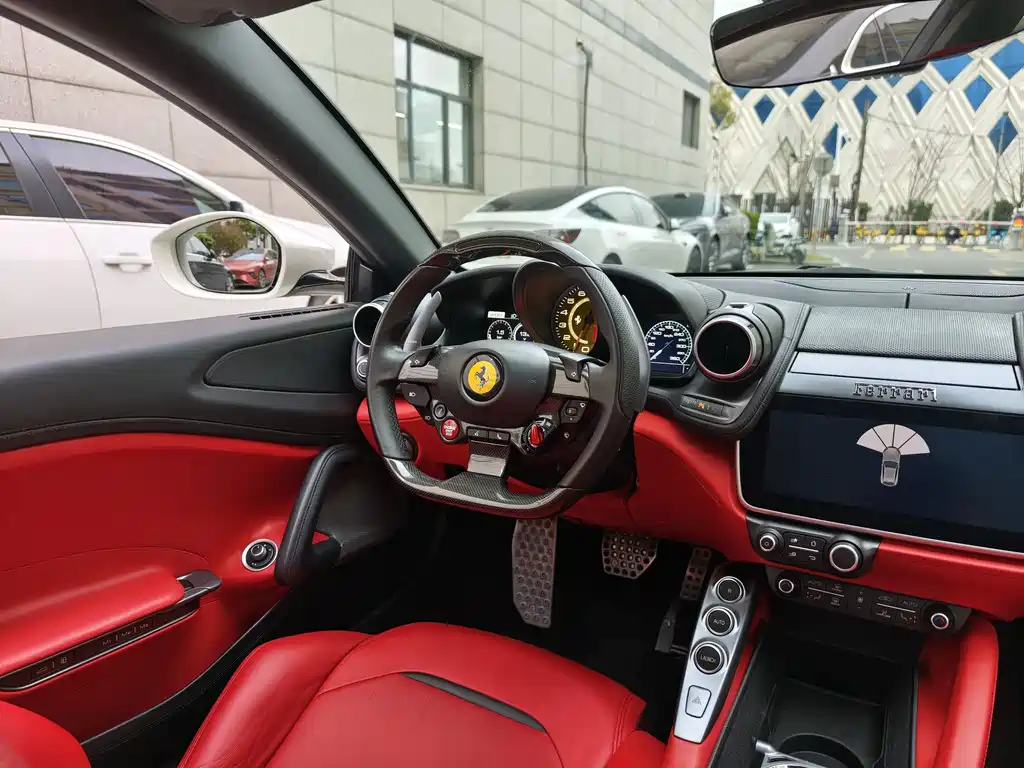 GTC4Lusso 2017 3.9T V8 купить на сайте DeffCars